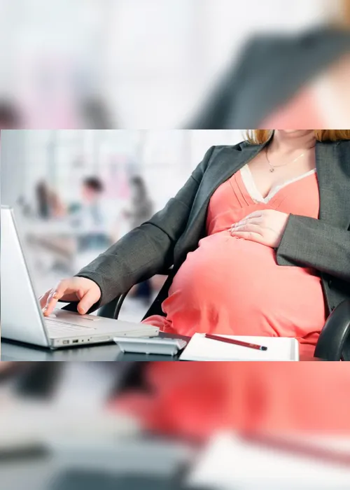 
                                        
                                            Bolsonaro sanciona lei que prevê retorno de grávidas ao trabalho presencial
                                        
                                        