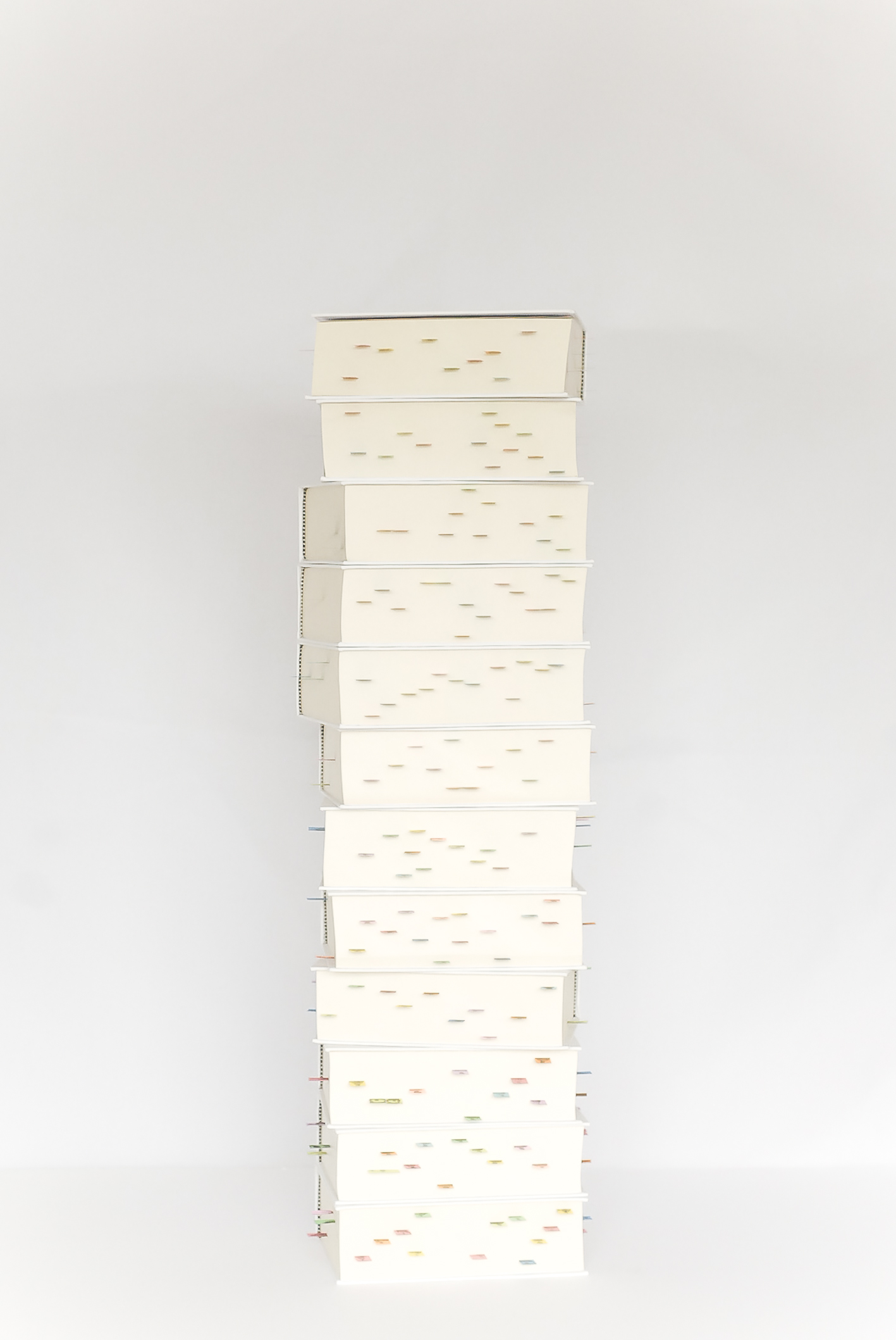 Eu-mulher artista: conheça o trabalho de Iris Helena