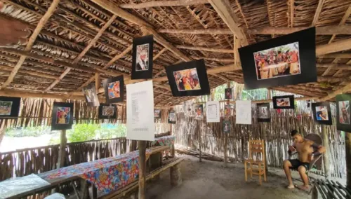 
				
					Fotógrafa realiza exposição sobre indígenas Potiguara em Baía da Traição
				
				