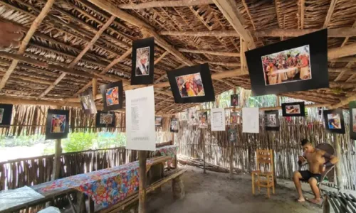 
				
					Fotógrafa realiza exposição sobre indígenas Potiguara em Baía da Traição
				
				