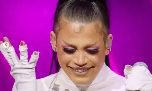 
                                        
                                            Arquiza, drag queen da Paraíba, chega na final do reality show 'Queen Stars Brasil'
                                        
                                        