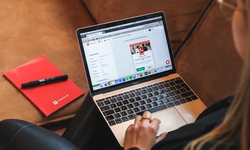 
                                        
                                            Entenda como calcular hora extra no trabalho
                                        
                                        