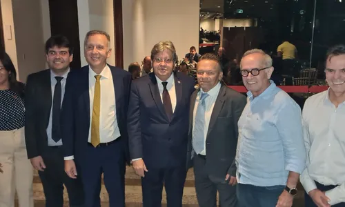 
                                        
                                            Azevêdo busca imprimir força política e liderança nos encontros com prefeitos e parlamentares em Brasília
                                        
                                        