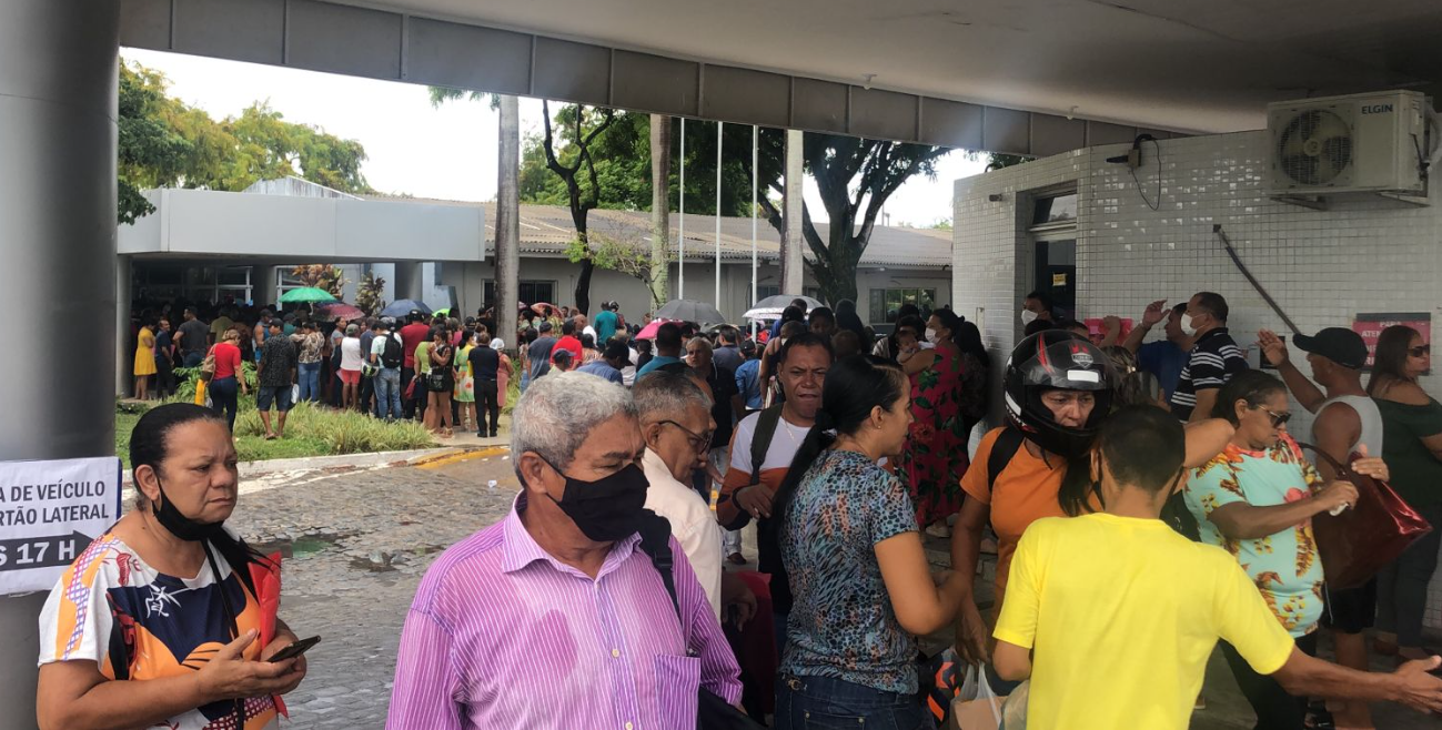 Confusão em assinatura de contrato na Prefeitura