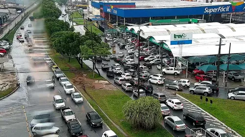 
				
					Chuvas fortes provocam pontos de alagamento em João Pessoa, e trânsito fica lento; veja locais
				
				