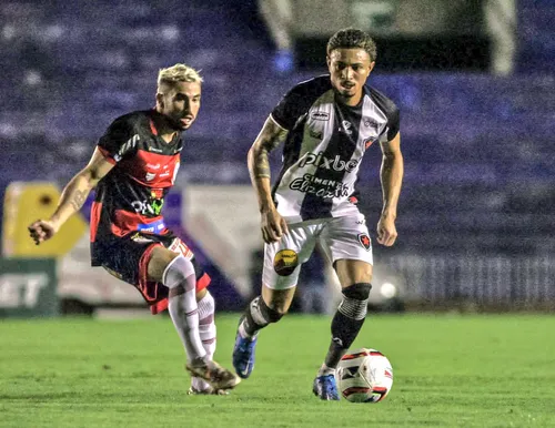 
				
					Campinense amplia tabu contra o Botafogo-PB, Ranielle aumenta marcas pessoais e vê empate de bom tamanho
				
				