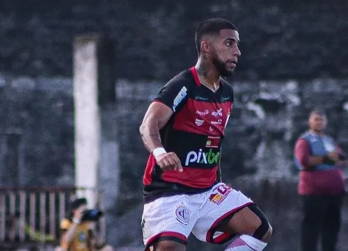 
				
					Luiz Fernando se machuca e vira preocupação para o Campinense na final do Paraibano, contra o Botafogo-PB
				
				