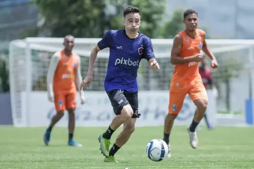 
				
					Gerson não descarta mudar esquema e até jogadores para recuperar o Botafogo-PB após perda do título paraibano
				
				