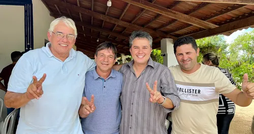 
				
					Efraim avança sobre território bolsonarista e anuncia apoio de prefeito do PL
				
				