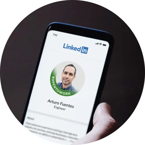 
				
					Jovens buscam utilizar o LinkedIn como uma forma de inserção no mercado de trabalho
				
				