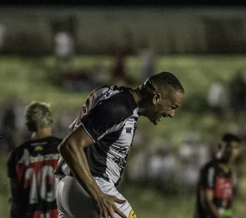 
				
					Nádson reconhece jogada de bola parada como ponto forte do Botafogo-PB e revela conversa com Leandro Camilo antes de gol
				
				