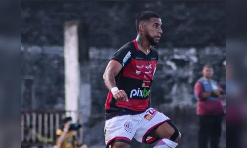 
				
					Luiz Fernando se machuca e vira preocupação para o Campinense na final do Paraibano, contra o Botafogo-PB
				
				