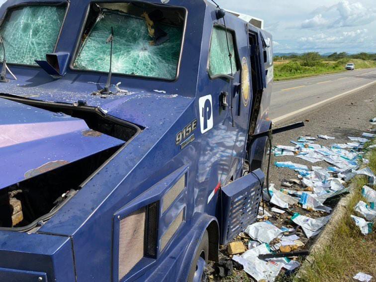 
                                        
                                            Carro-forte é explodido no Sertão da PB e suspeitos do crime morrem em confronto com a polícia
                                        
                                        