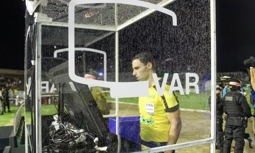 
                                        
                                            VAR estreia no Campeonato Paraibano com 2 lances cruciais: gol do Botafogo-PB e expulsão no Campinense
                                        
                                        