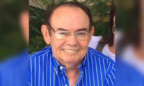 
				
					Corpo do ex-senador Ivandro Cunha Lima é sepultado em Campina Grande
				
				
