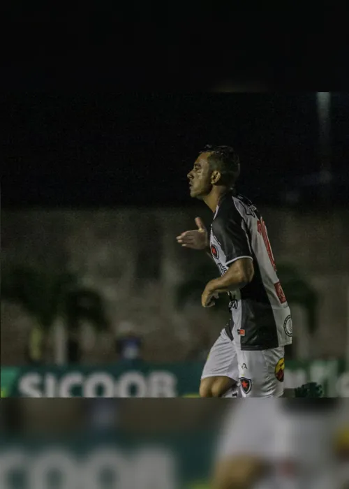 
                                        
                                            Nádson reconhece jogada de bola parada como ponto forte do Botafogo-PB e revela conversa com Leandro Camilo antes de gol
                                        
                                        