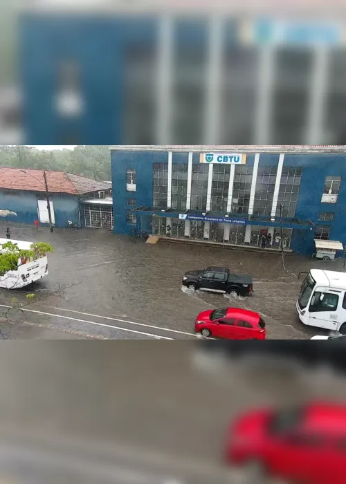 
                                        
                                            Chuvas fortes provocam pontos de alagamento em João Pessoa, e trânsito fica lento; veja locais
                                        
                                        