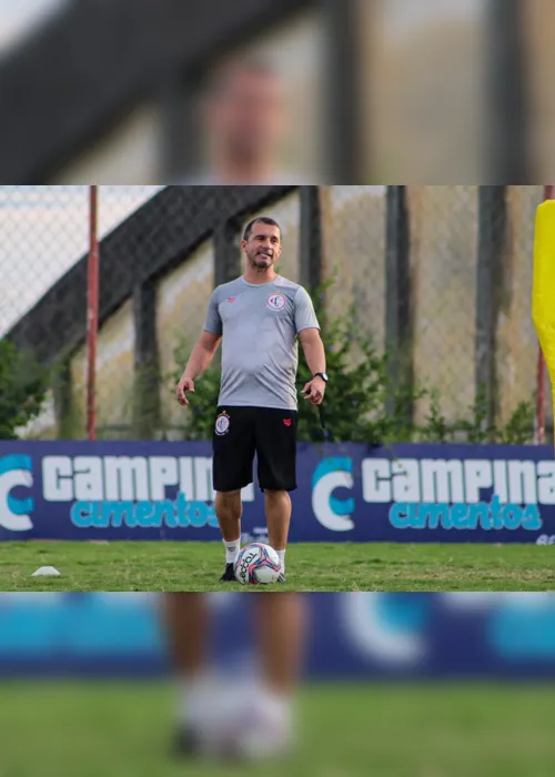 
                                        
                                            Ranielle prevê dificuldades em jogo entre Campinense e São José devido ao frio e gramado sintético
                                        
                                        