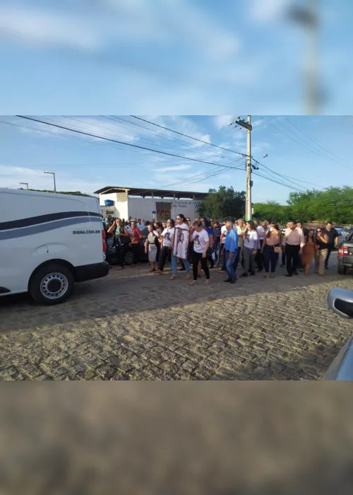 
                                        
                                            Corpo de juíza encontrada morta no Pará é sepultado na Paraíba
                                        
                                        