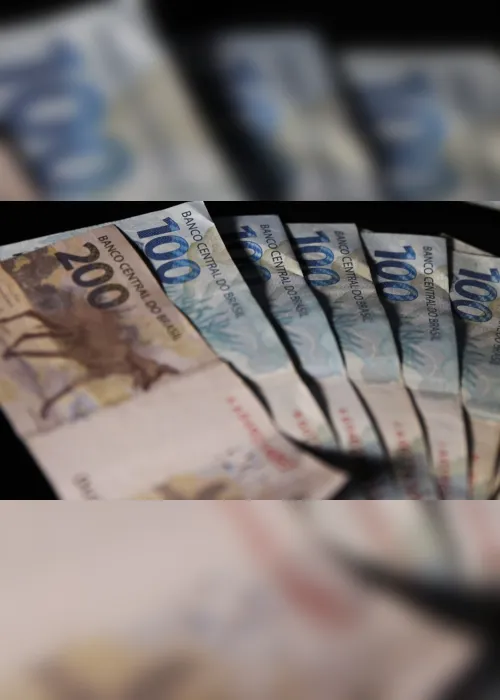 
                                        
                                            Governo Federal propõe salário mínimo de R$ 1.389 para 2024
                                        
                                        
