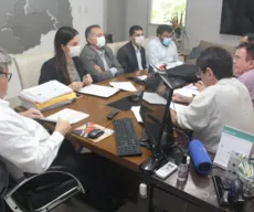Governador anuncia incorporação da bolsa-desempenho dos professores da Paraíba