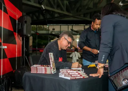 
				
					Com festa digna de sua trajetória, livro "Índio - O herói de 57" é lançado na Gávea
				
				