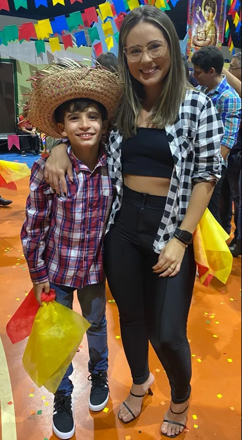 
				
					Filho de Ranielle se empolga com vitória do Campinense e "perde a linha" em festa de São João na escola
				
				