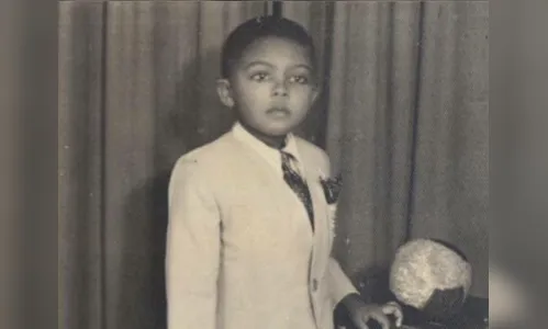 
				
					Gilberto Gil ainda era criança quando disse à sua mãe que queria ser "musgueiro"
				
				