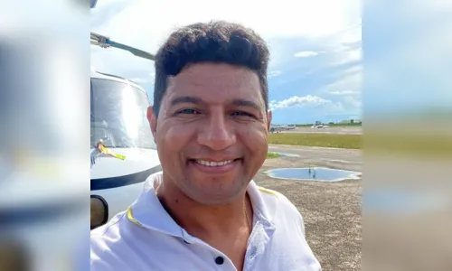 
				
					Piloto paraibano morto em acidente aéreo, em Roraima, é enterrado
				
				