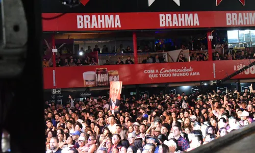 
                                        
                                            Abertura do São João de Campina Grande registra manifestações 'pró-Lula'
                                        
                                        