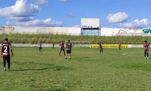 
                                        
                                            São Paulo Crystal vacila, cede empate e fica no 1 a 1 com o Crato na Série D
                                        
                                        