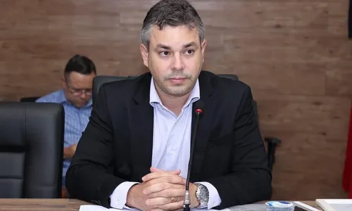 
                                        
                                            Com eventual licença de Vitor Hugo, presidente da Câmara assume comando de Cabedelo
                                        
                                        