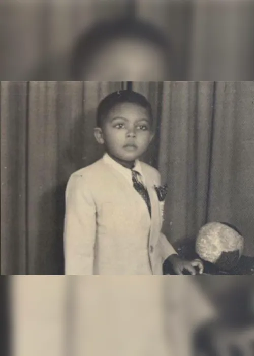 
                                        
                                            Gilberto Gil ainda era criança quando disse à sua mãe que queria ser "musgueiro"
                                        
                                        