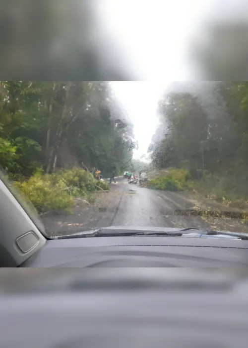 
                                        
                                            Fortes chuvas no Brejo da Paraíba interditam estradas e enchem barragens
                                        
                                        