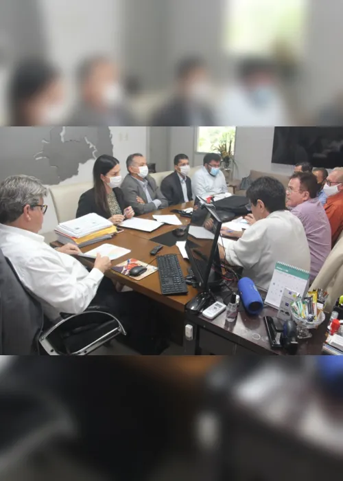 
                                        
                                            Governador anuncia incorporação da bolsa-desempenho dos professores da Paraíba
                                        
                                        