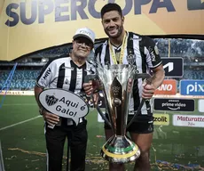 Hulk presenteia pai com carro recebido na conquista da Supercopa pelo Atlético-MG