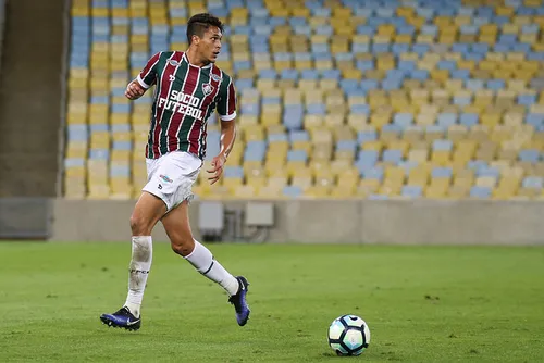 
				
					Reginaldo quer vaga na zaga titular do Botafogo-PB, mas entende que a concorrência é alta
				
				