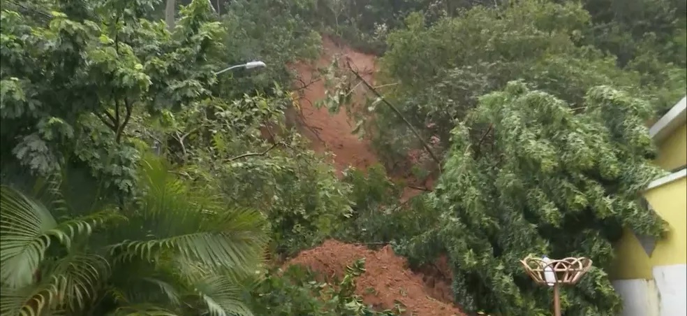 
				
					Chuvas na Paraíba: alagamentos, deslizamentos e outros impactos são registrados
				
				