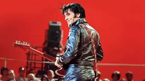 
				
					Entre verdades e mentiras, o filme Elvis é irresistível extravagância de Baz Luhrmann
				
				