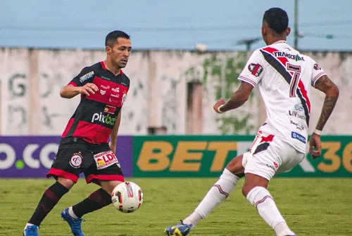 
				
					Campinense bate o Ferroviário, volta a vencer em casa na Série C após três meses e segue vivo na luta contra o Z-4
				
				