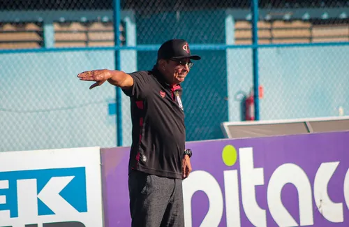 
				
					Flávio Araújo elogia postura do Campinense diante do Floresta, mas lamenta atuação da arbitragem
				
				