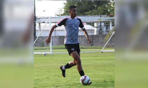 
				
					Sousa contrata zagueiro Diney, do Ferroviário, mirando a segunda fase da Série D do Campeonato Brasileiro
				
				