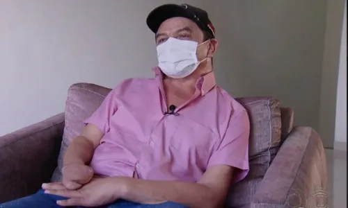 
                                        
                                            Corpo de agricultor rejeita mão após passar por transplante inédito
                                        
                                        