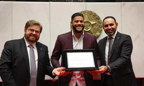 
                                        
                                            Hulk recebe título honorário de cidadão mineiro às vésperas de decisão contra o Flamengo
                                        
                                        