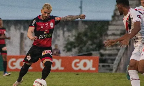 
                                        
                                            Dione elogia torcida do Campinense e divide responsabilidade pela queda
                                        
                                        