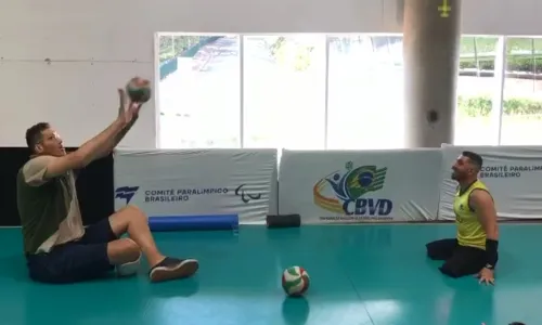 
				
					Ninão inicia carreira de paratleta do vôlei sentado sete meses após amputação da perna
				
				