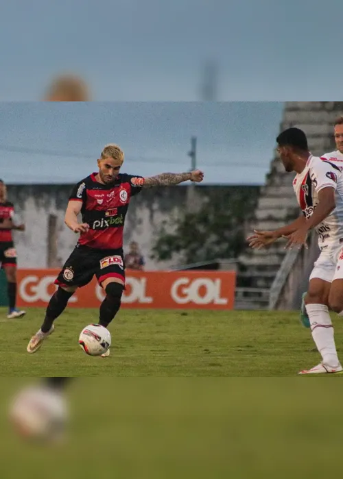 
                                        
                                            Dione elogia torcida do Campinense e divide responsabilidade pela queda
                                        
                                        