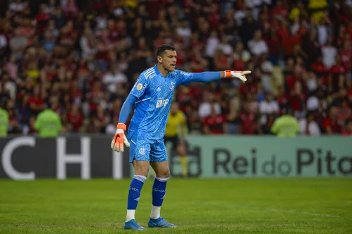 
				
					Goleiro Santos acerta com o Fortaleza, mas deverá ser titular do Flamengo no Almeidão
				
				