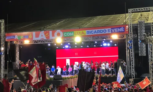 
                                        
                                            Para multidão no Parque do Povo, Lula deixa claro que Veneziano e Ricardo são os candidatos dele na Paraíba
                                        
                                        