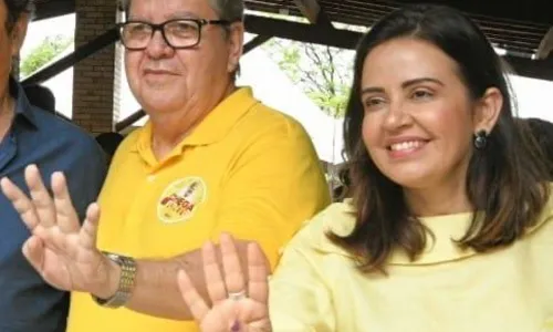 
				
					João Azevêdo confirma que Pollyanna Dutra será candidata ao Senado na chapa governista
				
				